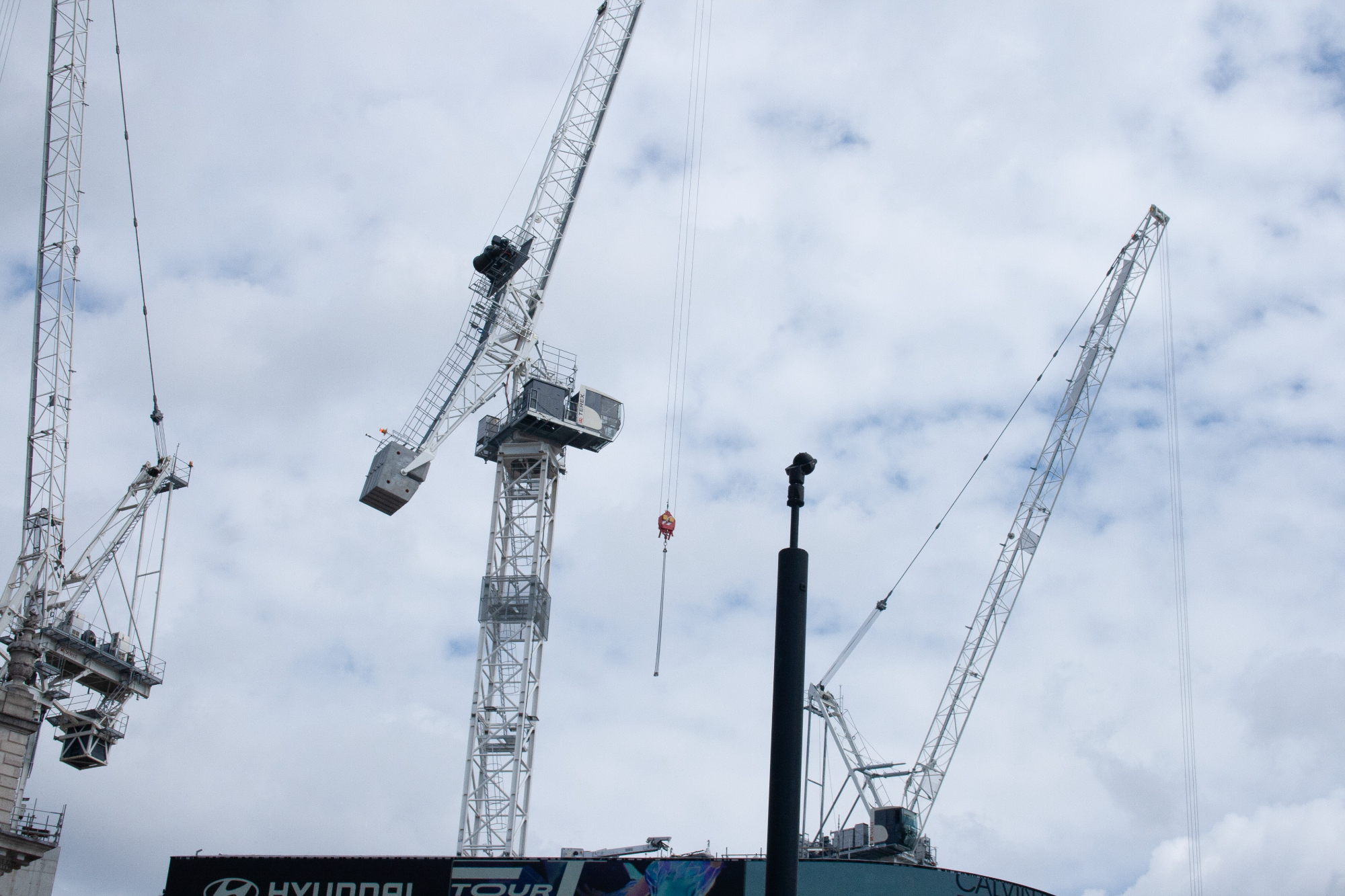 Do I Need Crane Hire Or Contract Lift Hire